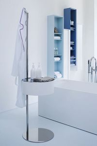 One-Two, Accessoires de salle de bains en bois courb et en acier inoxydable