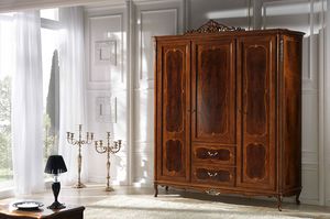 P 706, Armoire avec riche sculpture et moulage, en style 700