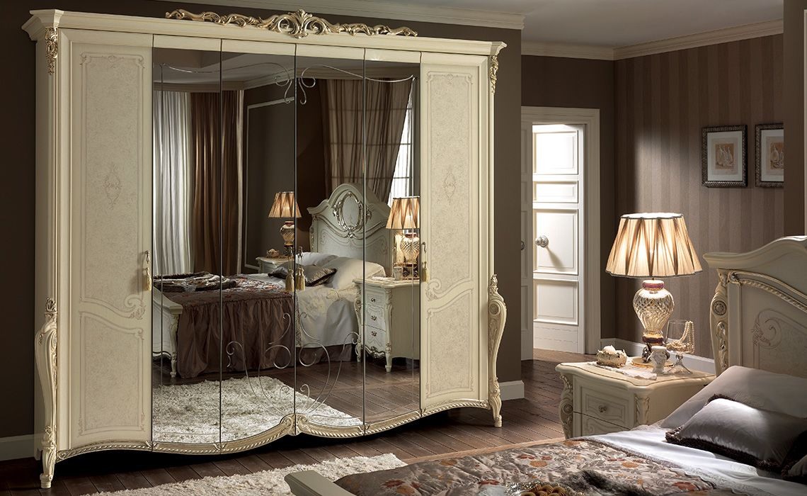Chambre à Coucher élégante Et Majestueuse Avec Un Petit Meuble Garde-manger  Design D'intérieur
