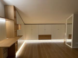 Armoire mansard�e moderne sur mesure, Armoire mansard�e moderne, r�alis�e sur mesure