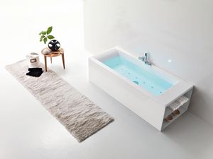 Mode, Moderne baignoire, compartiments de rangement pratiques