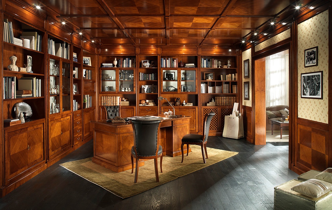 Bibliothèque avec boiseries et faux plafond, style classique