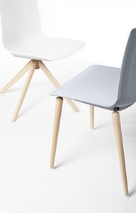 AIRA W, Chaise en polypropylne avec base en bois
