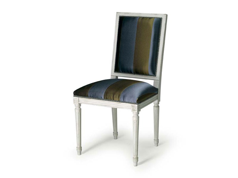 Art.102 chair, Chaise avec rembourrage pour les salles à manger