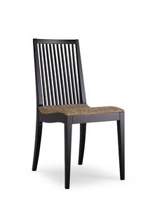 BETTY/S, Chaise en bois, dossier avec des lattes de motifs verticaux