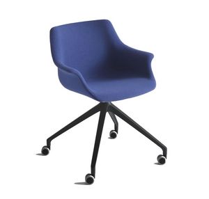 More UR, Fauteuil rembourr, base en aluminium avec des roues