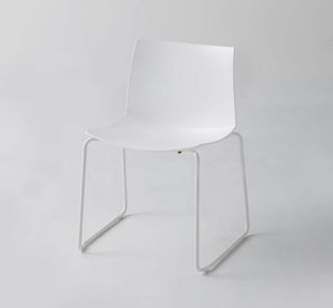 Kanvas 2 ST, Chaise blanche avec piètement luge