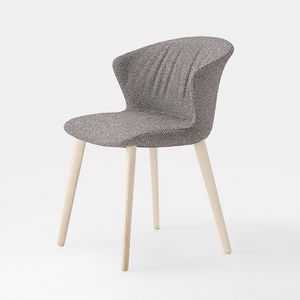 Kicca Plus Soft, Chaise avec rembourrage pliss� doux, pieds en bois