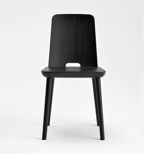 Tablet, Chaise en bois avec un design linéaire