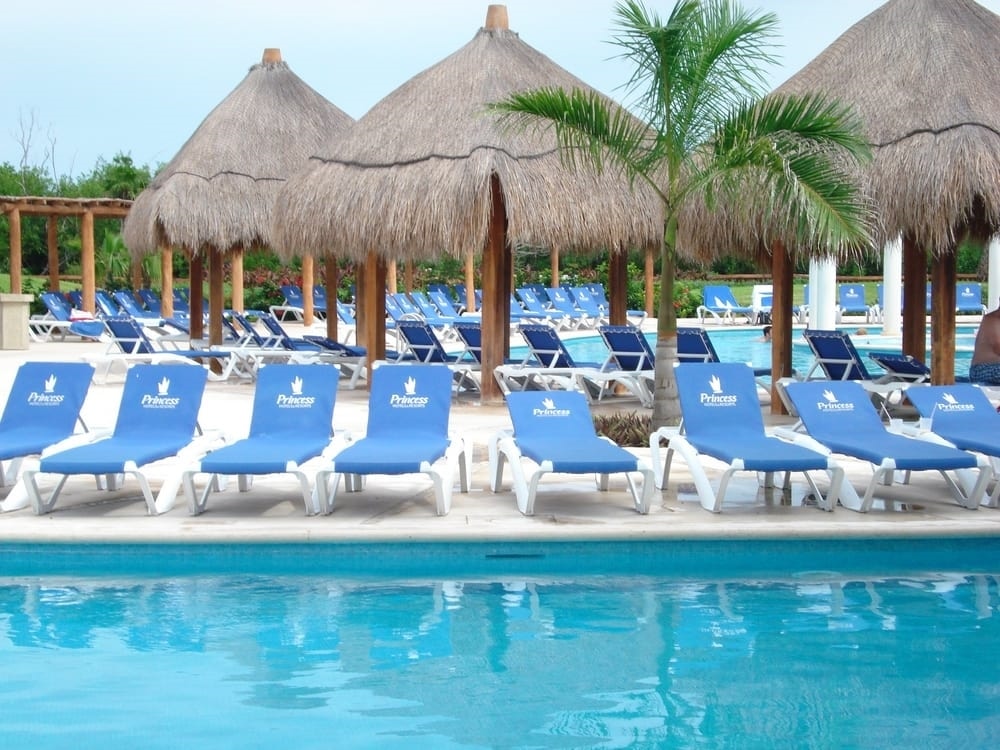 Minorca, Sunbed pour les piscines et les hôtels, facile à nettoyer