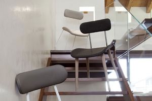 Cosmo W, Chaise moderne avec assise et dossier rembourrs, cadre en bois