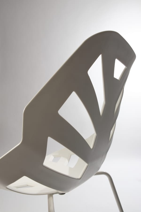 Ninja NA, Chaise polymère, base en métal peint, pour l'extérieur