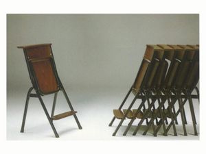 1273 N, Simple chaise avec structure en métal, des lieux de culte