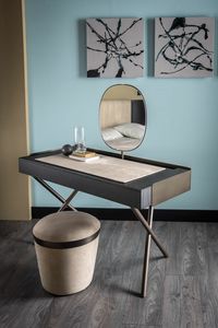 Luis coiffeuse, Coiffeuse au design fonctionnel et � l'harmonie �l�gante