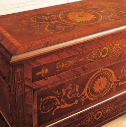 Art. 925 chest of drawers '700 Italiano Maggiolini, Buffet sculpté à la main, avec des tiroirs marquetés, avec un style classique