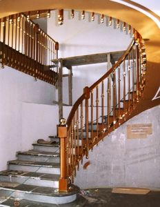 Pierre et bois escaliers, Escaliers dans un style classique, avec diffrentes finitions