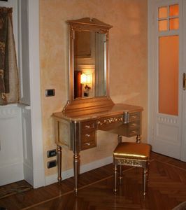 Toilette 1, Toilette avec miroir, en bois et en cuir dor