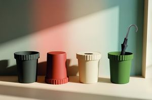 Raffles System, Syst�me modulable et polyvalent: cache-pot, corbeille � papier, porte-parapluie, tabouret et table