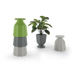Rerecycled, El�ment bivalent en poly�thyl�ne recycl�, tabouret bas ou jardini�re