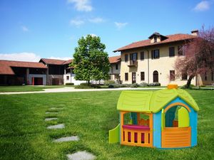 Chalet en plastique pour enfants Villa Triangolo  VT126PLA, Playhouse idal pour les environnements extrieurs