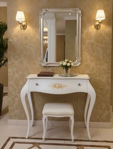 Art. 827, Console aux lignes classiques, pour les entr�es