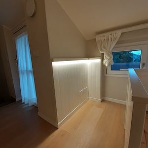 Boiserie moderne pour chambre d'enfant, Boiserie moderne pour chambre d'enfant, avec lumi�res LED