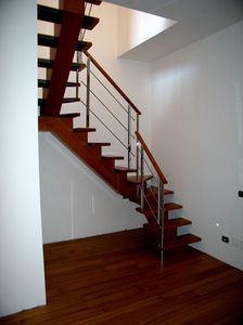Art. G14, Escalier en bois moderne