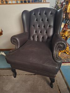 Art. L10, Fauteuil en cuir Bergere