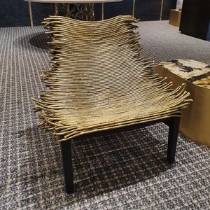 Savane fauteuil, Fauteuil avec assise dcorative en laiton