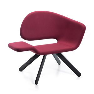 Nal�, Fauteuil en tissu avec base en m�tal ou en bois