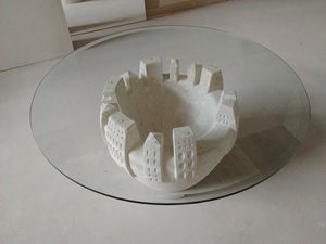 Gaia, Table basse en pierre sculpt� et d�cor�