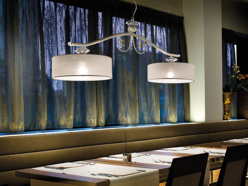 Charme chandelier, Lampe en style classique, idéal pour les restaurants