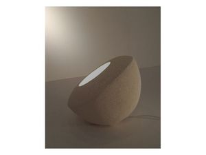 Oblo', Lampe pour sol ou une table, faite de pierre sculptée