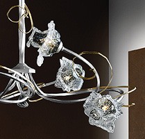 Rose chandelier, Lustre moderne avec structure en fer forgé à la main