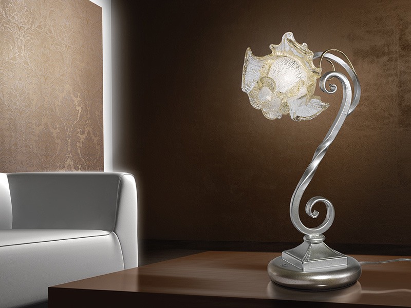 Rose table lamp, Lampe de table de style naturaliste, pour les bureaux modernes