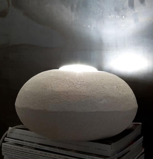 UFO 30, Lampadaire en pierre, forme ronde
