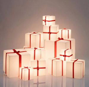 Lampe en forme de cadeau de Noël lumineuse et surprenante Slide Merry Cubo LP CUX0, Lampe en forme de boîte cadeau