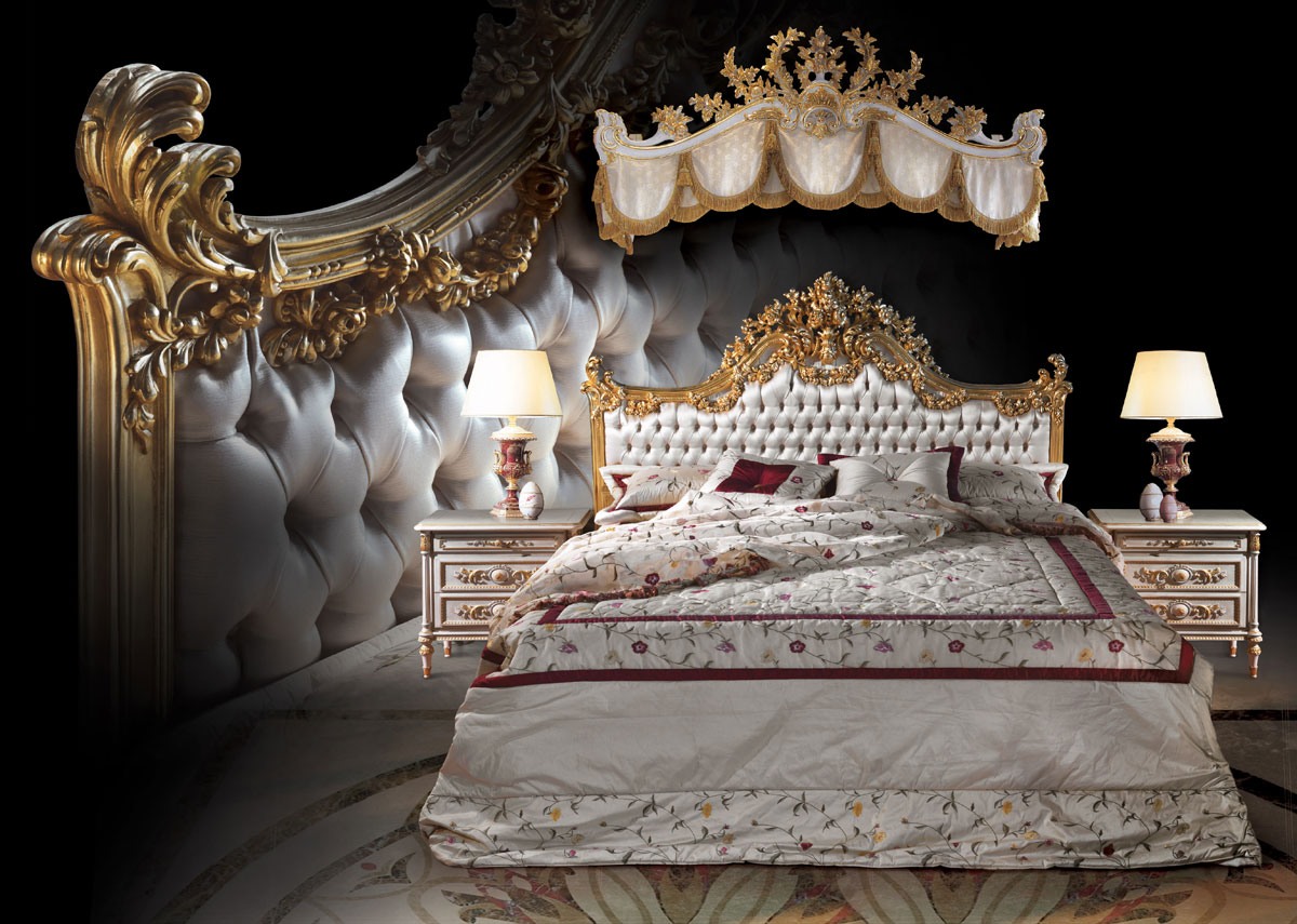 F120 Bed, Lit de style classique de luxe, en bois massif sculpté à la main