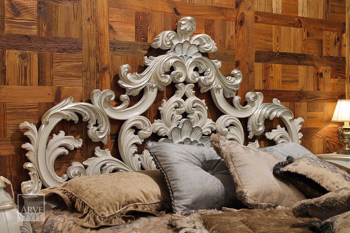 Tete De Lit Sculptee