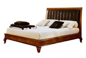 Montpellier VS.1340, Lit en noyer, tte de lit en cuir, des htels classiques