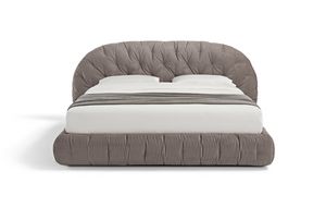 Globo, Lit rembourr�, avec surpiq�res d�coratives sur mesure