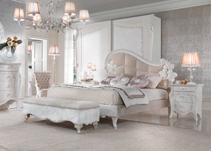 Incanto Art. 458, Lit avec t�te de lit laqu�e et sculpt�e