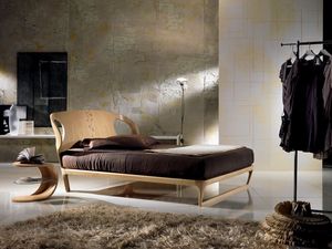 LE16 Iride, Lit en bois, tte de lit incrust de motifs gomtriques