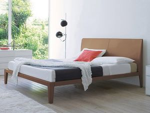 Slim lit, Lit avec structure couverte en cuir