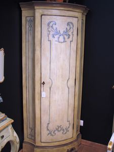 Art. 165, Armoire angulaire en style provenal