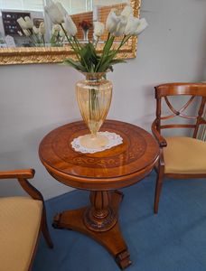 Art. 712, Table avec haut de racine incrust�