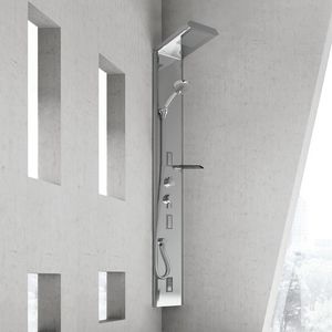 Quarantacinque, Colonne de douche avec installation d'angle