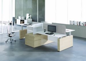 Evo Sit&Stand Workstation, Bureaux intgrs, avec des panneaux de cloisons en verre