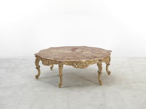 102, Table basse de style classique, avec plateau en marbre