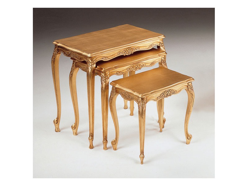 Art. 252, Petites tables de luxe, sculptés à la main, pour hôtel